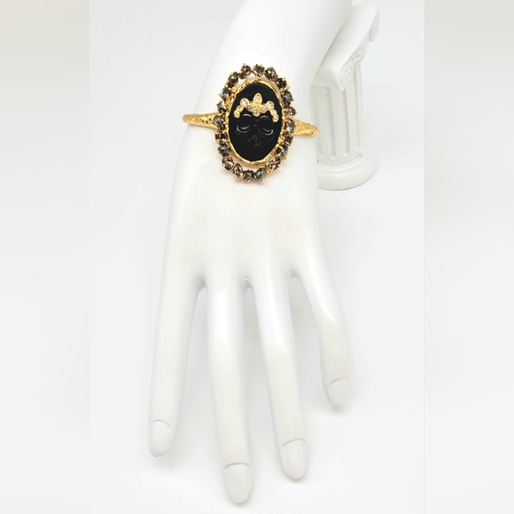 Alexis Bittar Genuine Carved Onyx Skull Cuff Bracelet w/ Swarovski Crystals - Picture 5 of 13